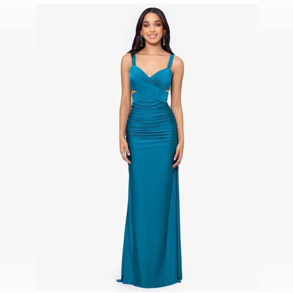 Juniors' Ruched Tie-Back Sleeveless Gown - Picture 1 of 10